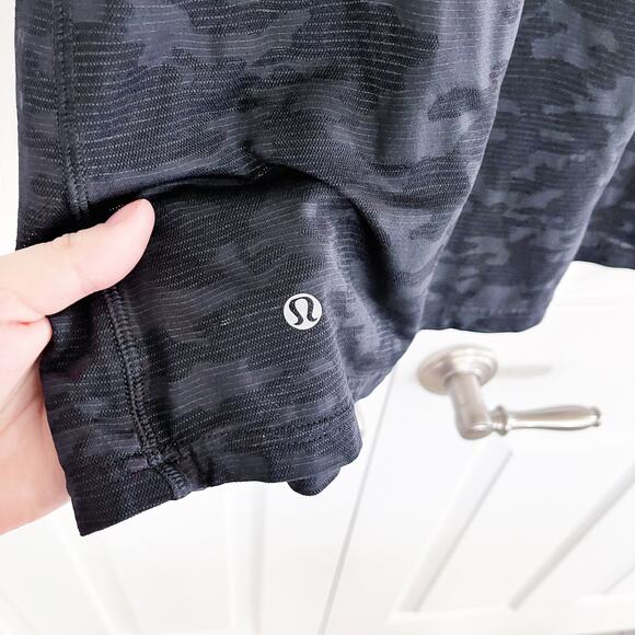 Lululemon Run For Days Short Sleeve in Black - Picture 5 of 5